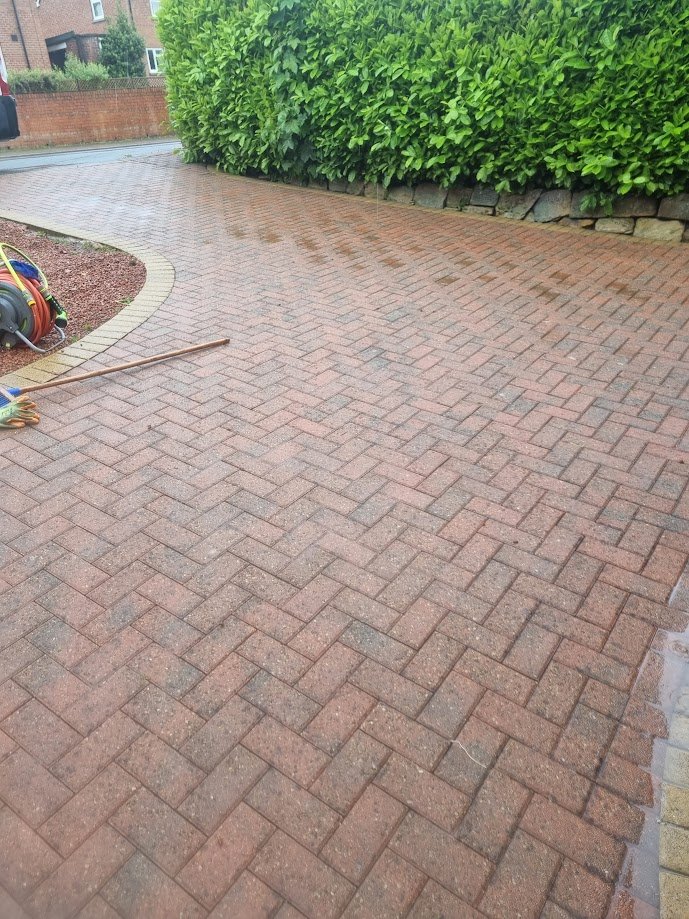 Driveway cleaning for a residential customer in Wakefield